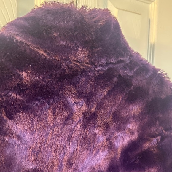 Luxurious Purple Faux Fur Jacket 2XL - Picture 8 of 8